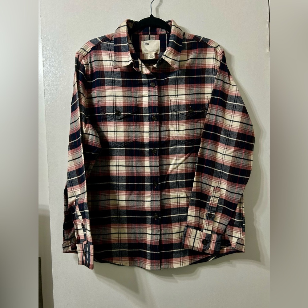 Tilley plaid light flannel button down shirt size large
NWT